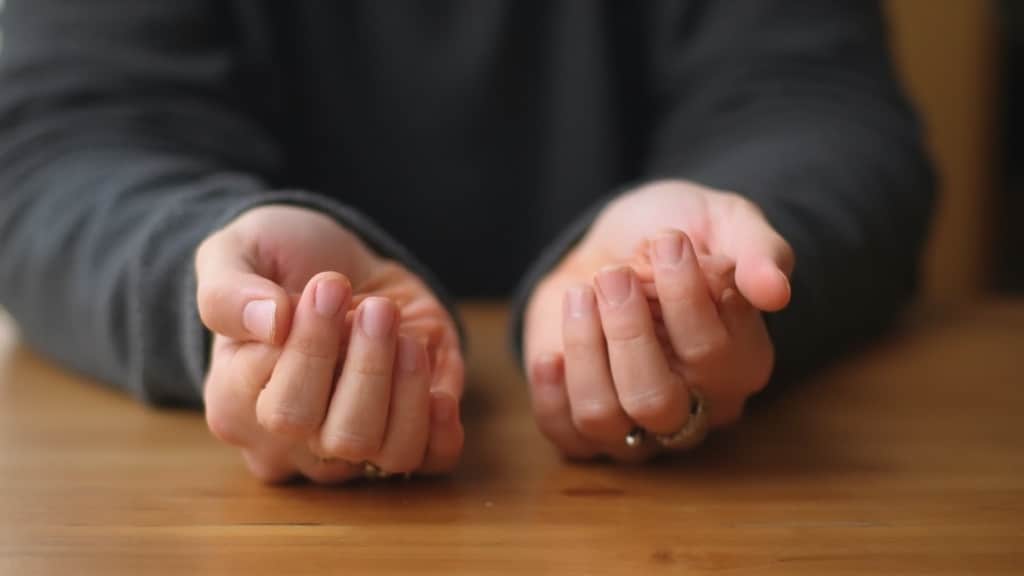 손가락 마디 통증을 유발하는 주요 질환 4가지